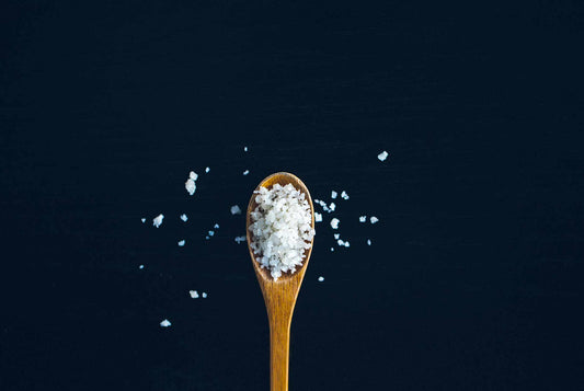Régime sans sel : bienfaits, risques et aliments à éviter